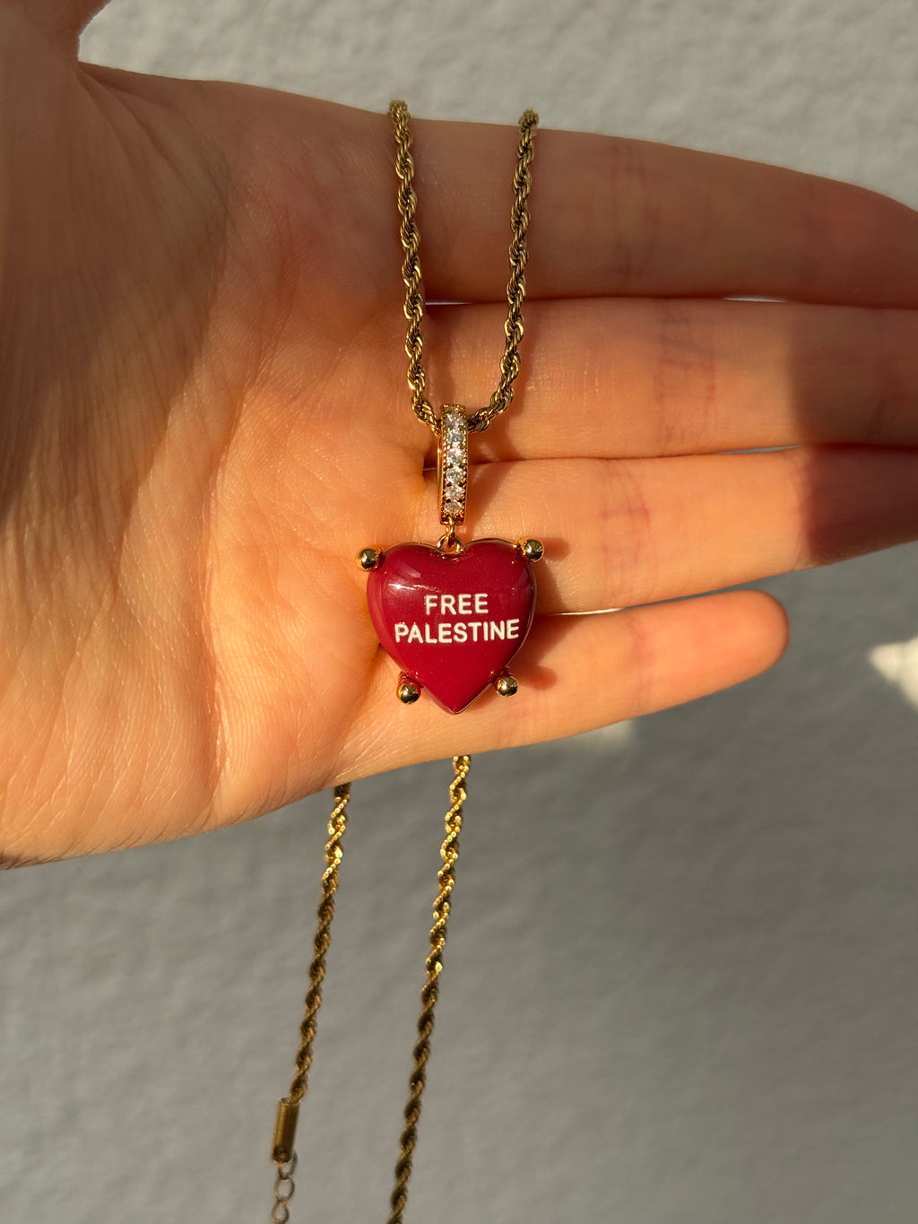 Free Palestine Charm - dunkelrot