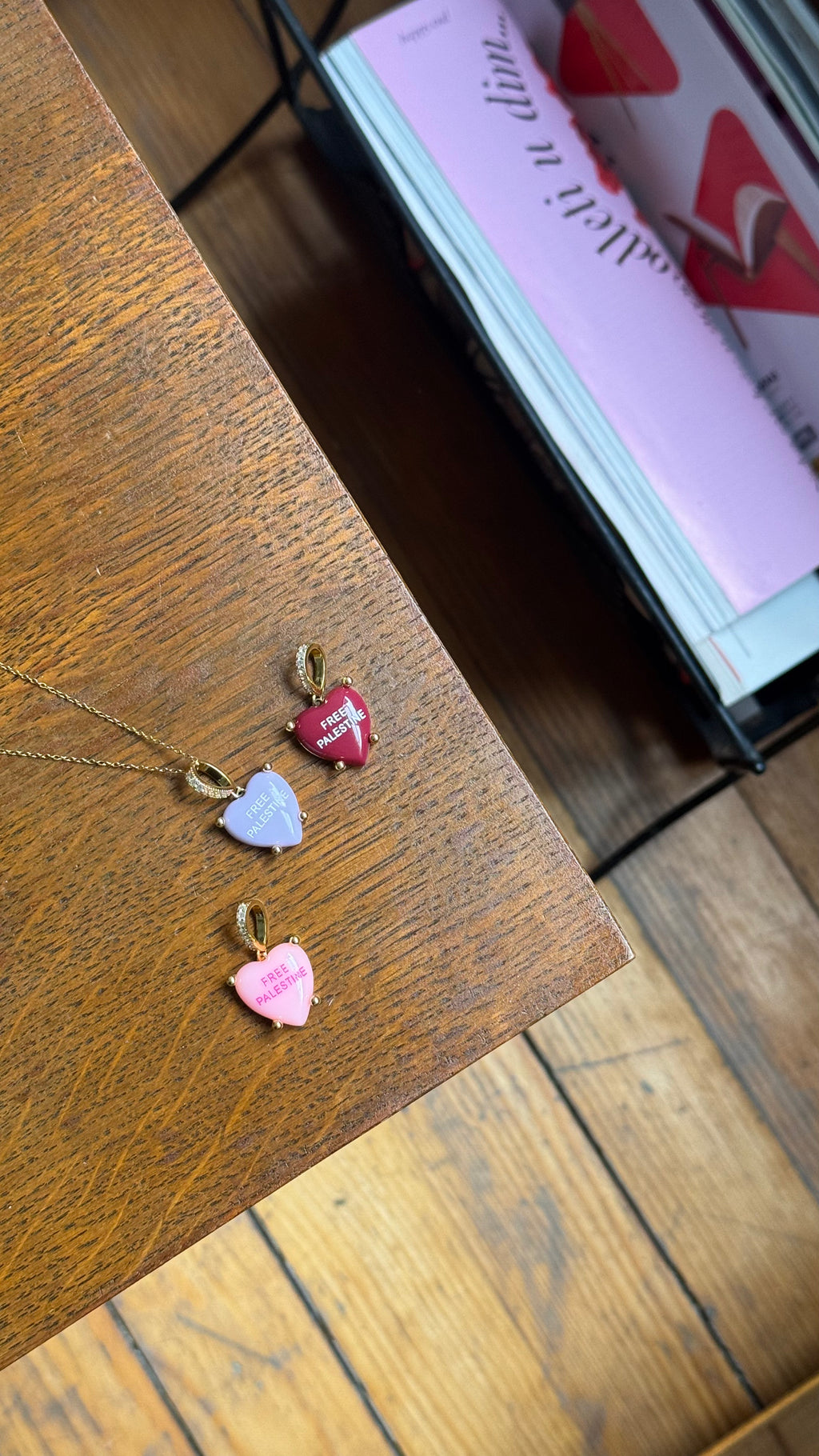 Free Palestine Charm - dunkelrot