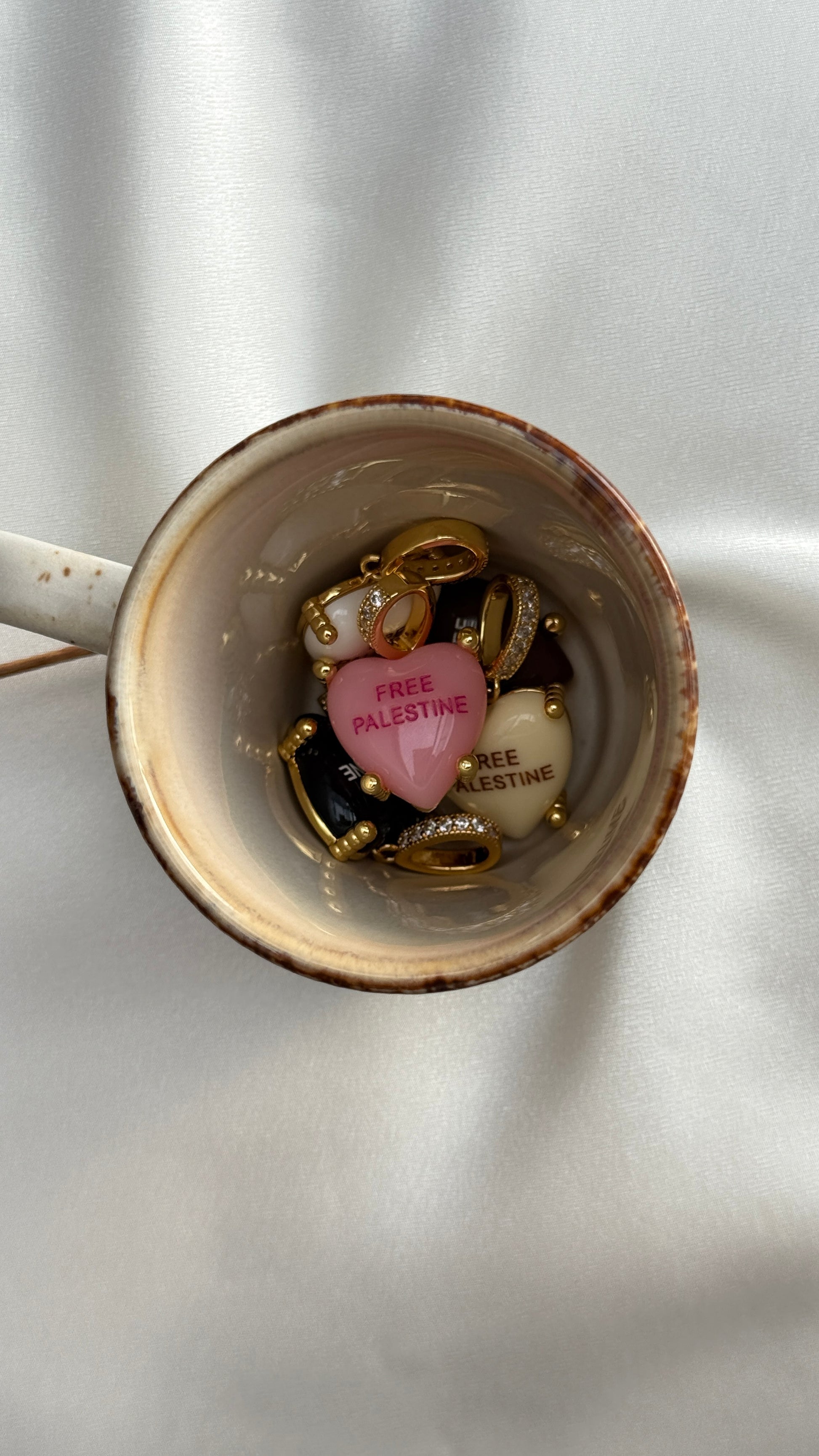 Free Palestine Charm -  rosa