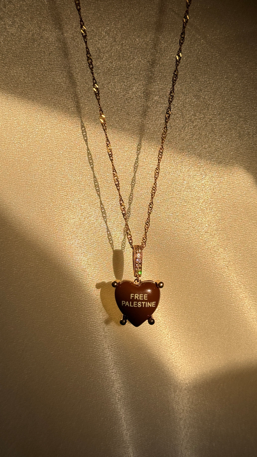 Free Palestine Charm - braun