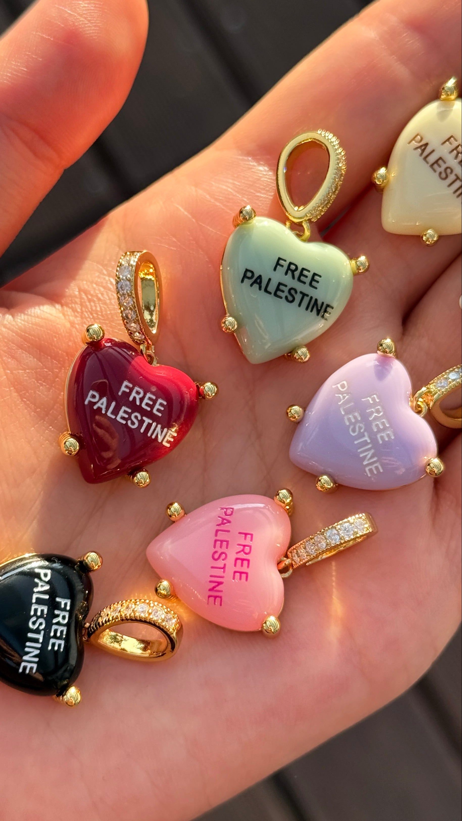 Free Palestine Charm - dunkelrot